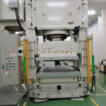 油圧ホットプレス　山本　600ｔ　正面