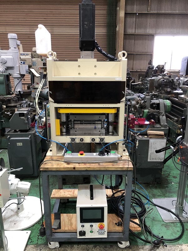 サーボプレス　MCP-DT-J1035 正面