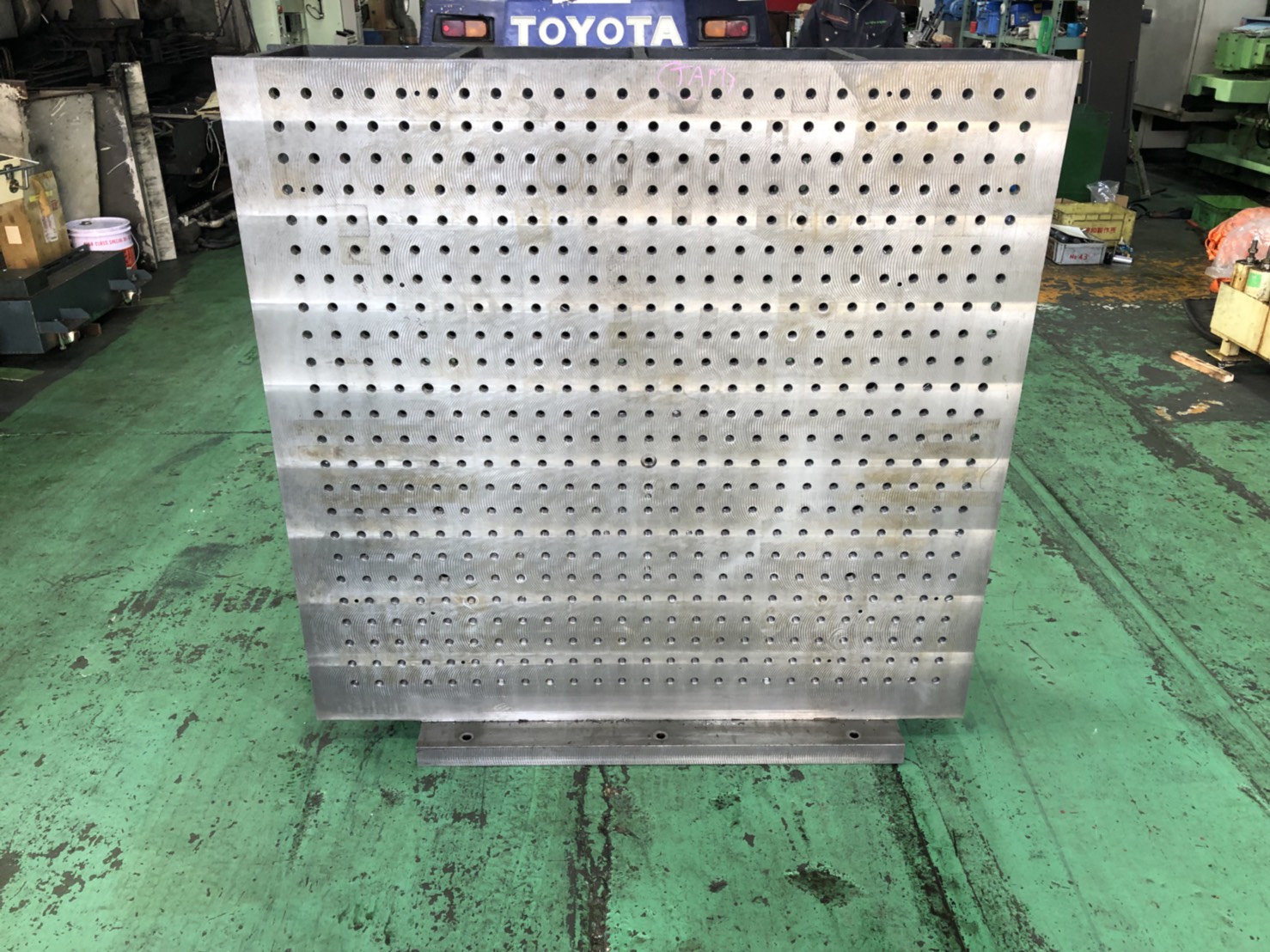 angle plate face front