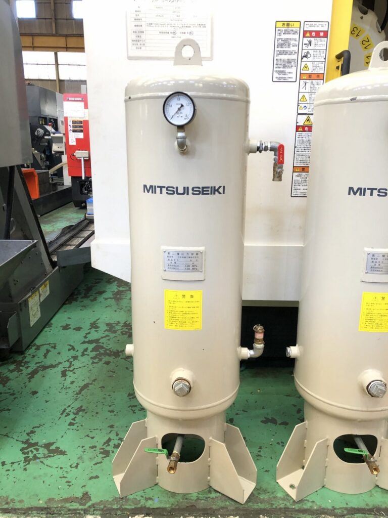 三井精機　100Lエアータンク　MTA-01　2012正面写真