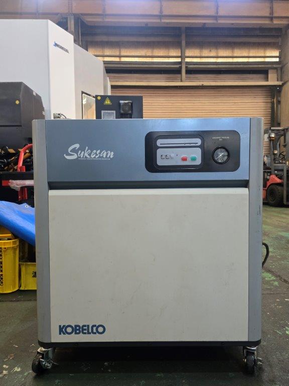 コベルコ　3.7kwスクリューコンプレッサー　2019　AS4PDⅢ-5　正面写真