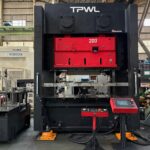 　アマダ　200tトランスファープレス　TPWL200　2008　正面写真