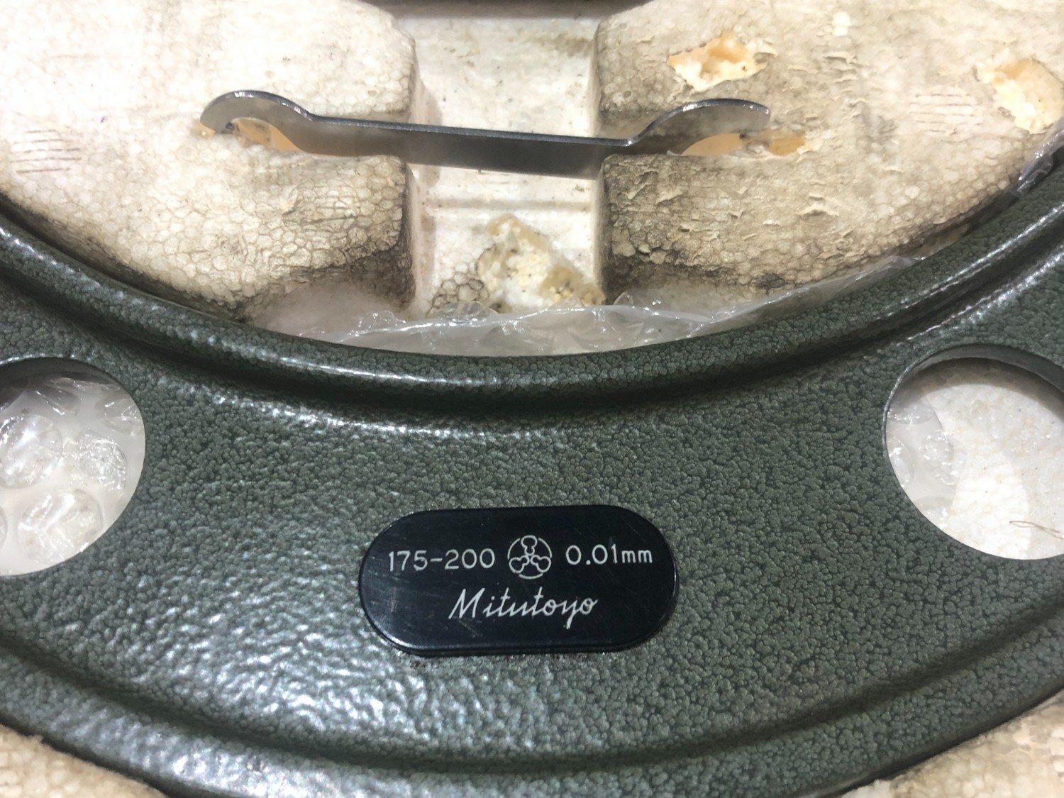 中古Outside micrometer 外側マイクロメータ175-200mm(0.01mm) Mitutoyo