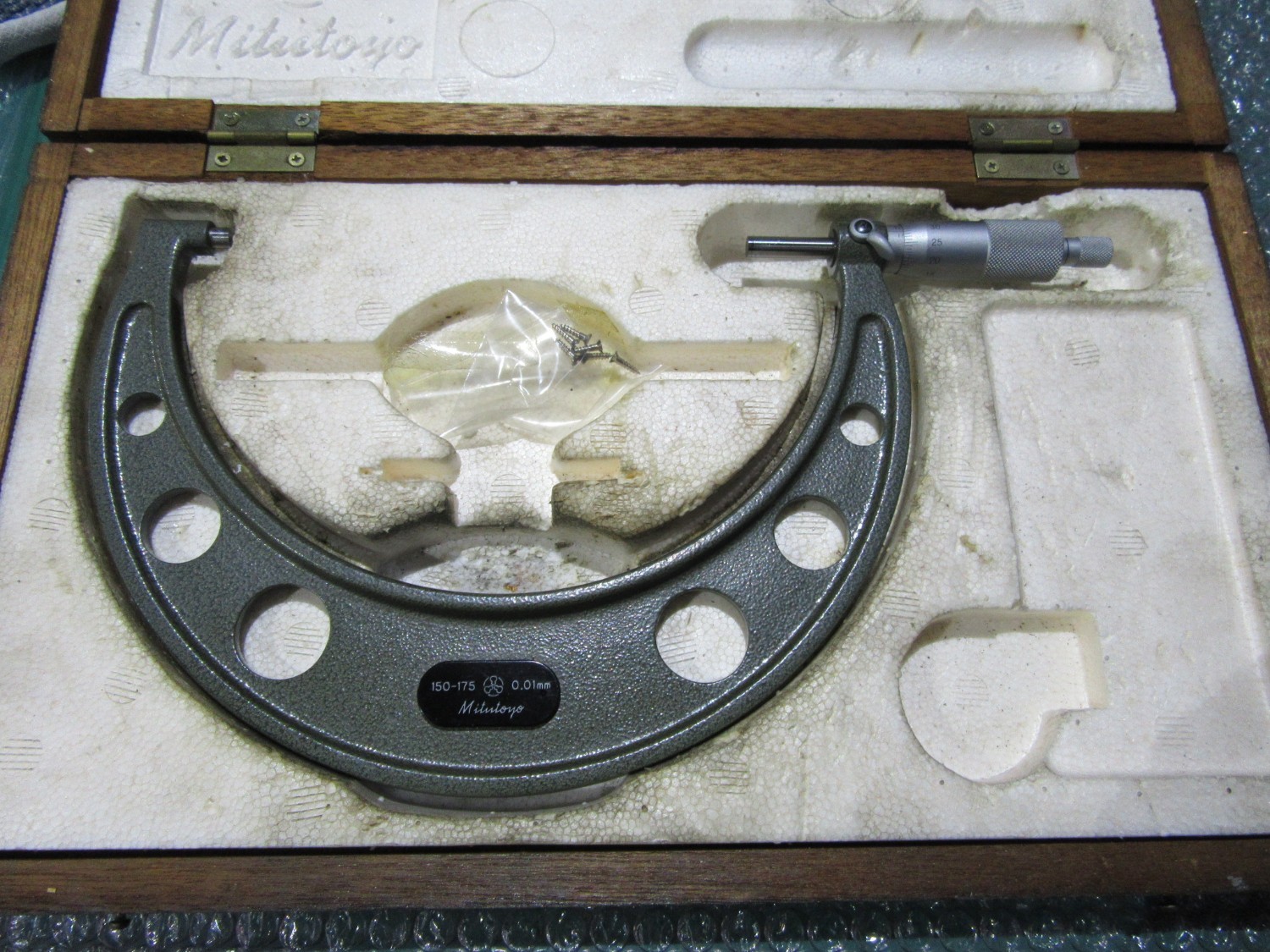 中古Outside micrometer 【外側マイクロメーター】　150-175mm　(0.01mm) ミツトヨ/Mitutoyo