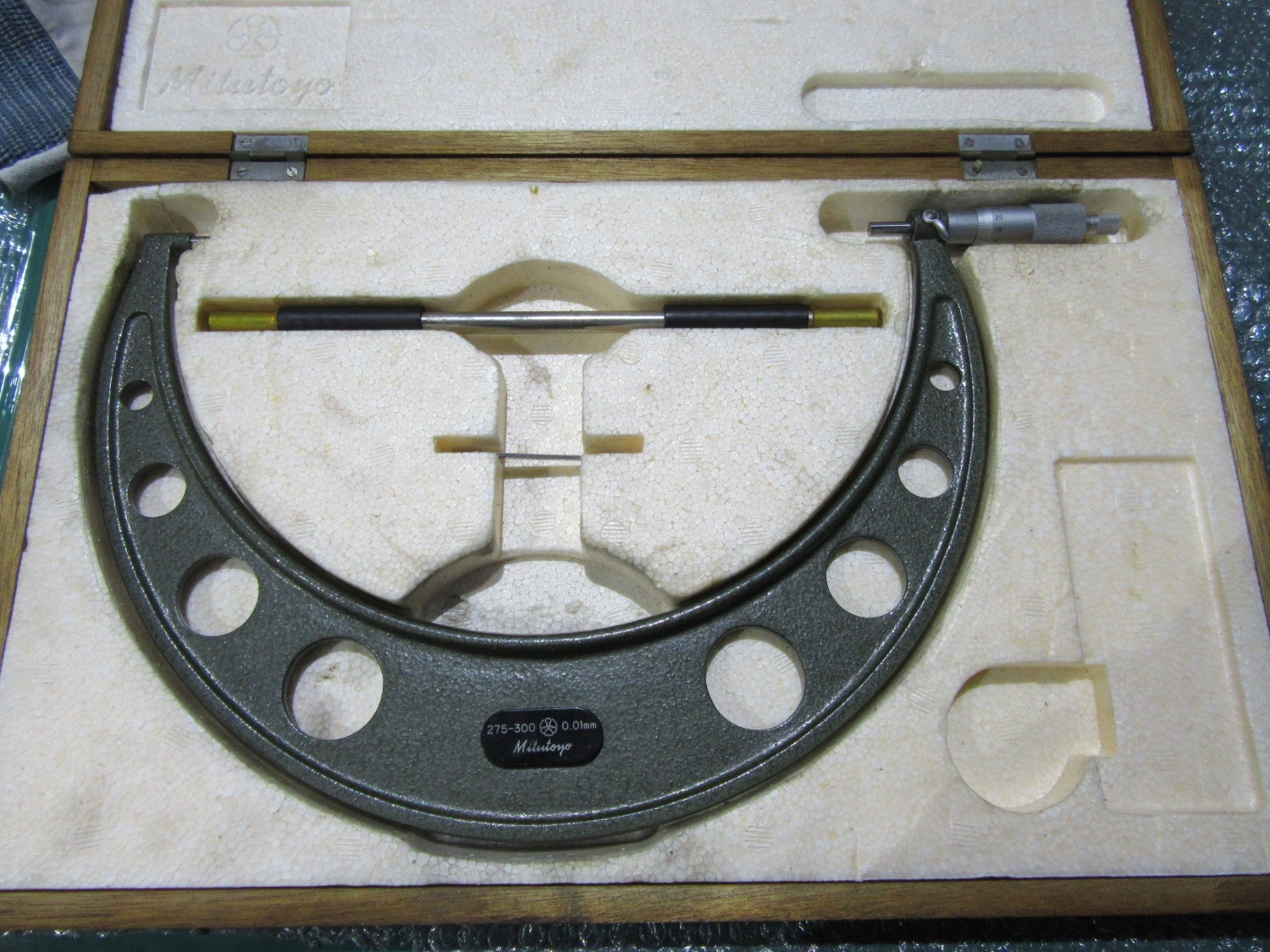 中古Outside micrometer 【外側マイクロメーター】　275-300mm　(0.01mm) ミツトヨ/Mitutoyo