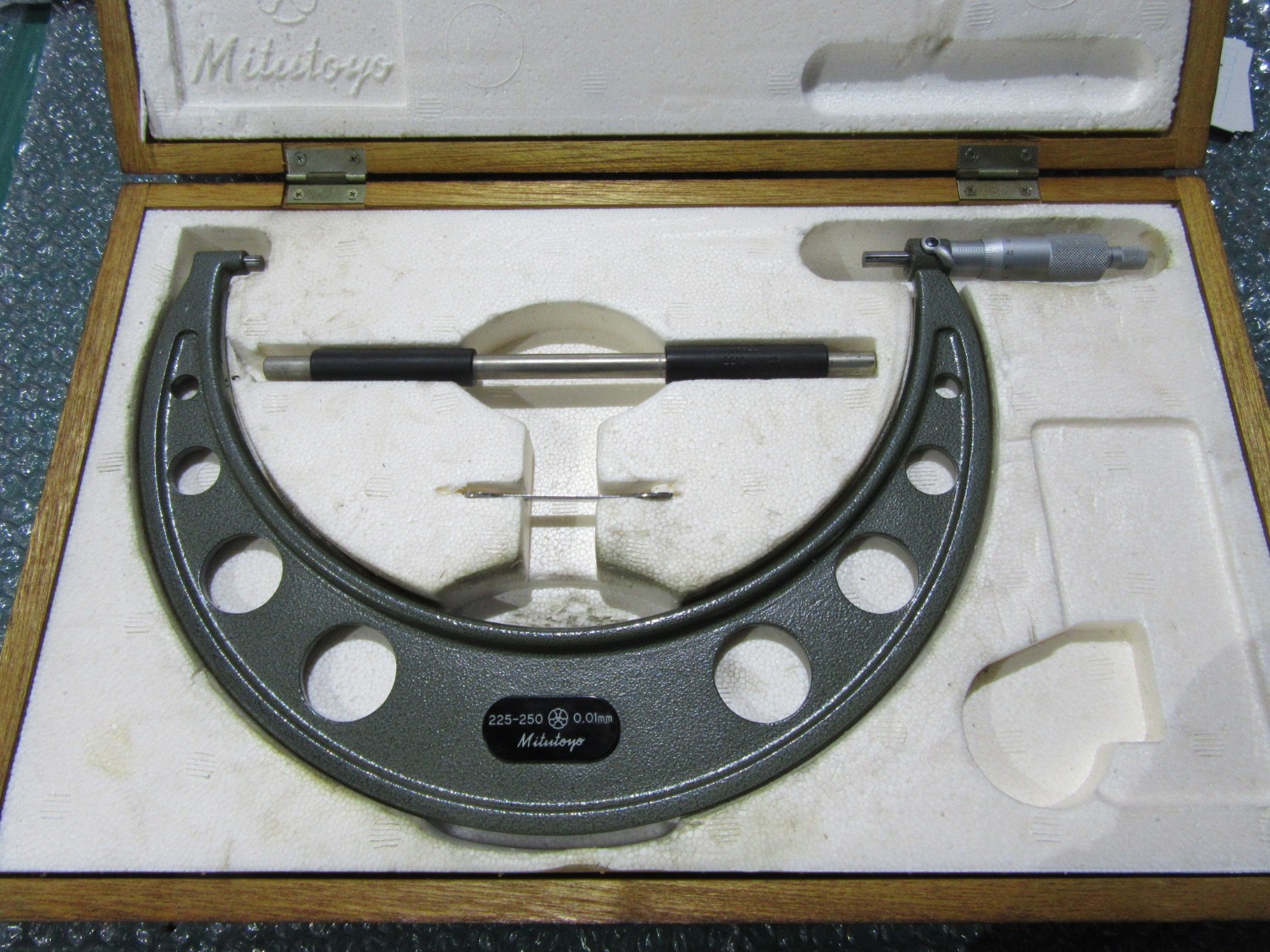 中古Outside micrometer 外側マイクロメーター測定範囲225-250 Mitutoyo