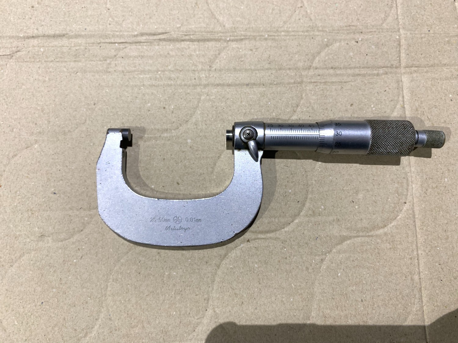 中古Outside micrometer 【外側マイクロメーター】 25-50mm　(0.01mm) ミツトヨ/Mitutoyo