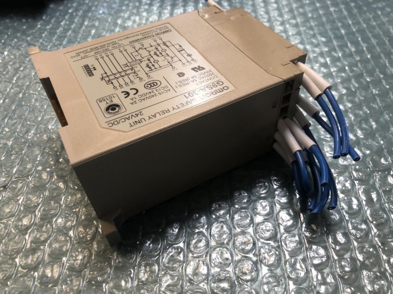 中古お買い得品・1山販売等 【セーフティリレーソケット】G9SA-301 オムロン/OMRON