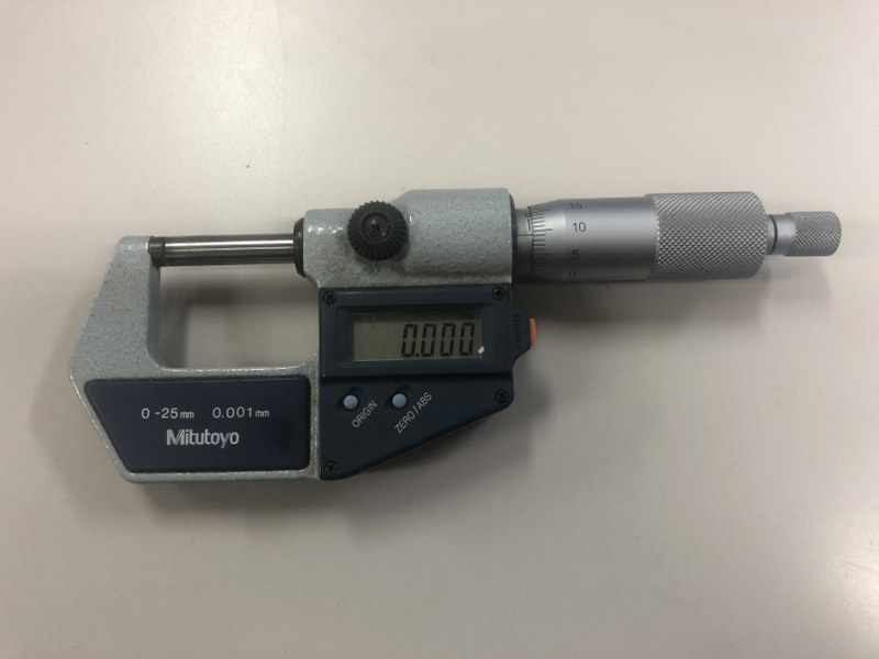 中古Outside micrometer 【デジタル外側マイクロメーター】293-421-20 ミツトヨ/Mitutoyo