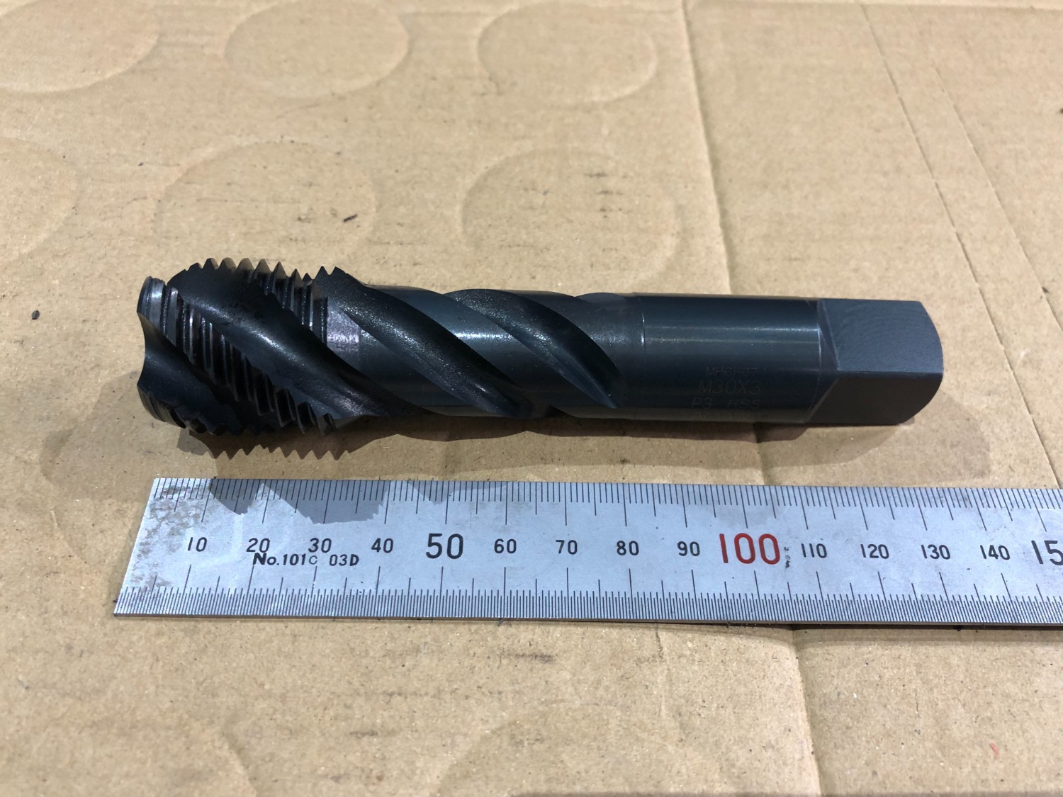 中古タップ 【タップ 】M30x3　 ヤマワ