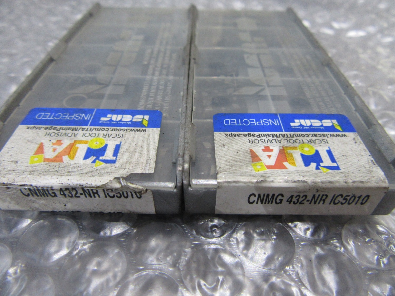 中古Cutting Exchange Chip 【チップ 2個】CNMG432-NR IC5010  ISCAR 