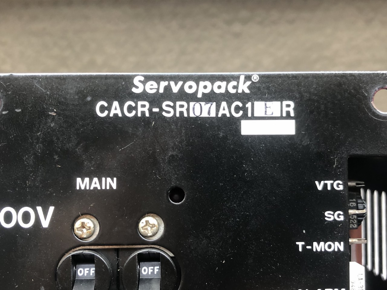 中古お買い得品・1山販売等 【サーボパック SERVOPACK】CACR-SR07AC1ER 安川電機 YASKAWA ELECTRIC