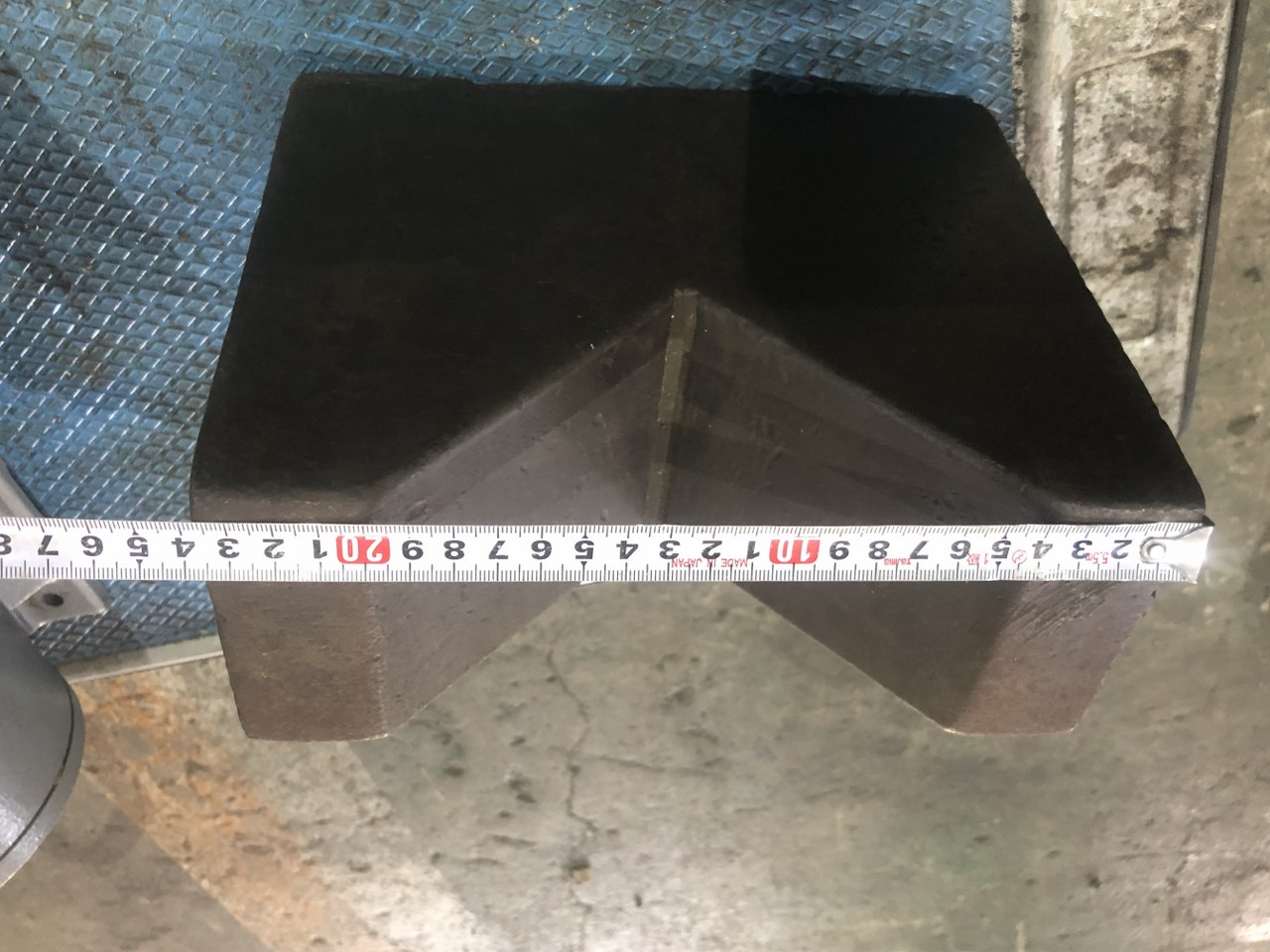 中古ブロック類 【Vブロック】235ｘ100ｘH200mm 不明