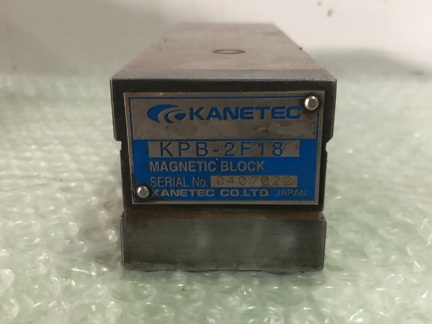 T2400128 両面吸着永磁ブロック カナテック/KANATEC KPB-2F18 【寸法:52×180×H50】