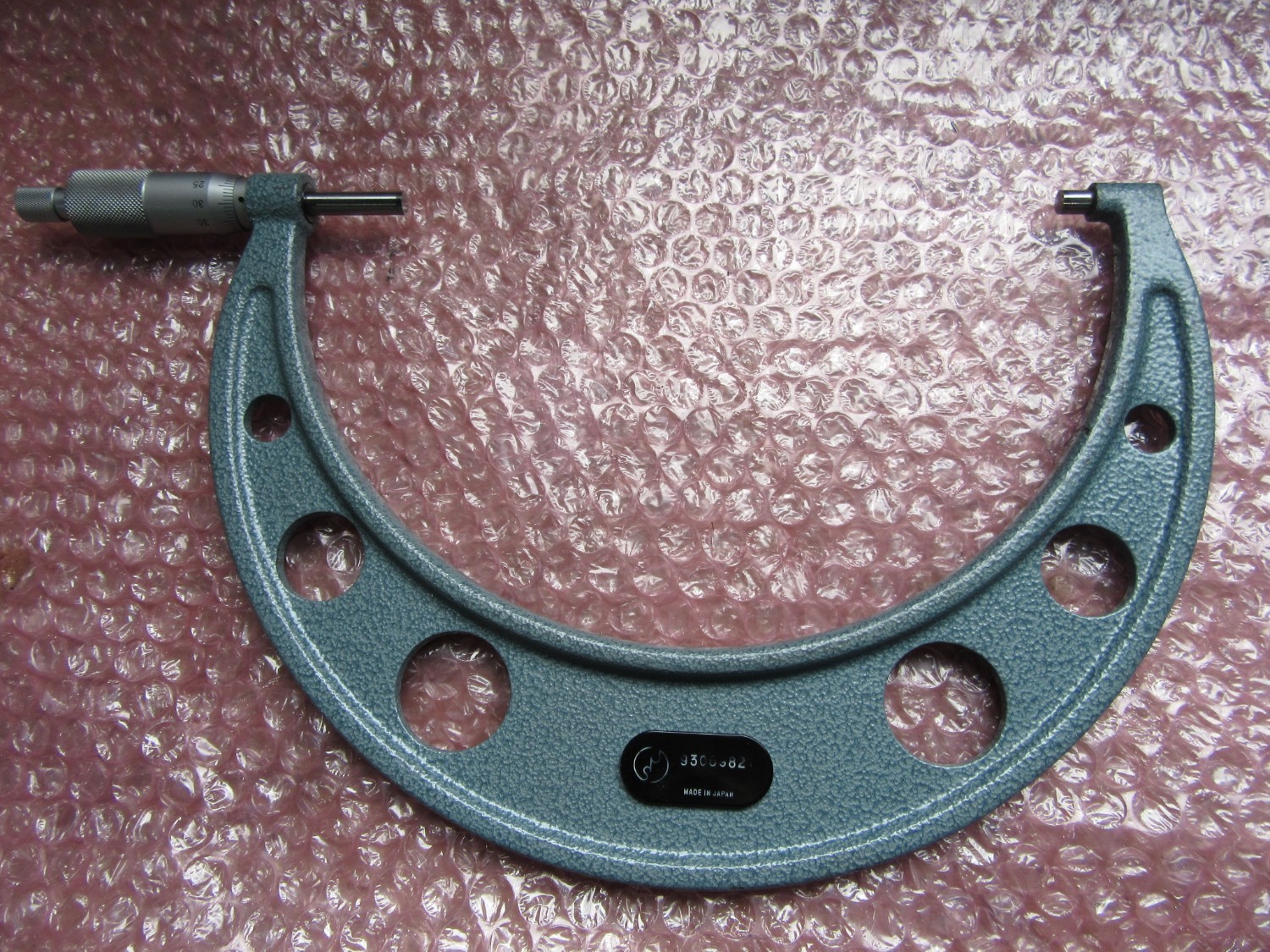 中古Outside micrometer 【外側マイクロメーター】175-200mm(0.01mm)  Mitutoyo