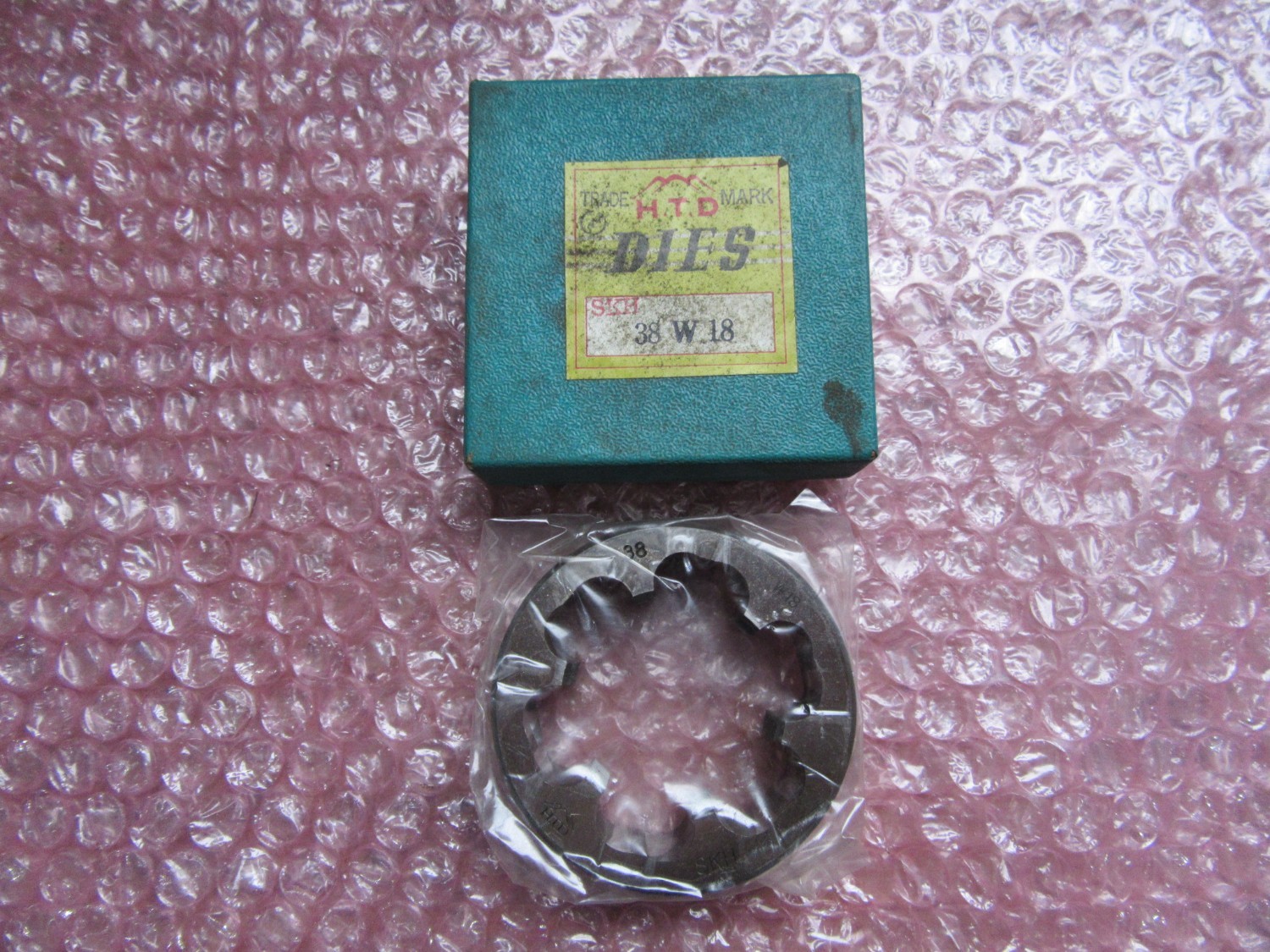 中古Thread cutting die 【ダイス】 44 W18  H.T.D 