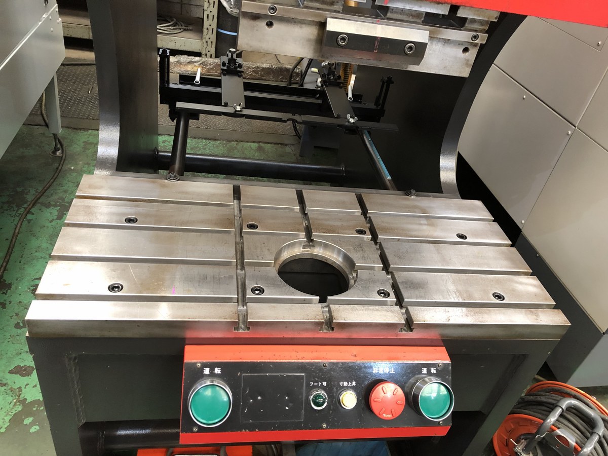 中古Hydraulic Press Brake 【60t万能油圧ベンダー】SPH-60C AMADA