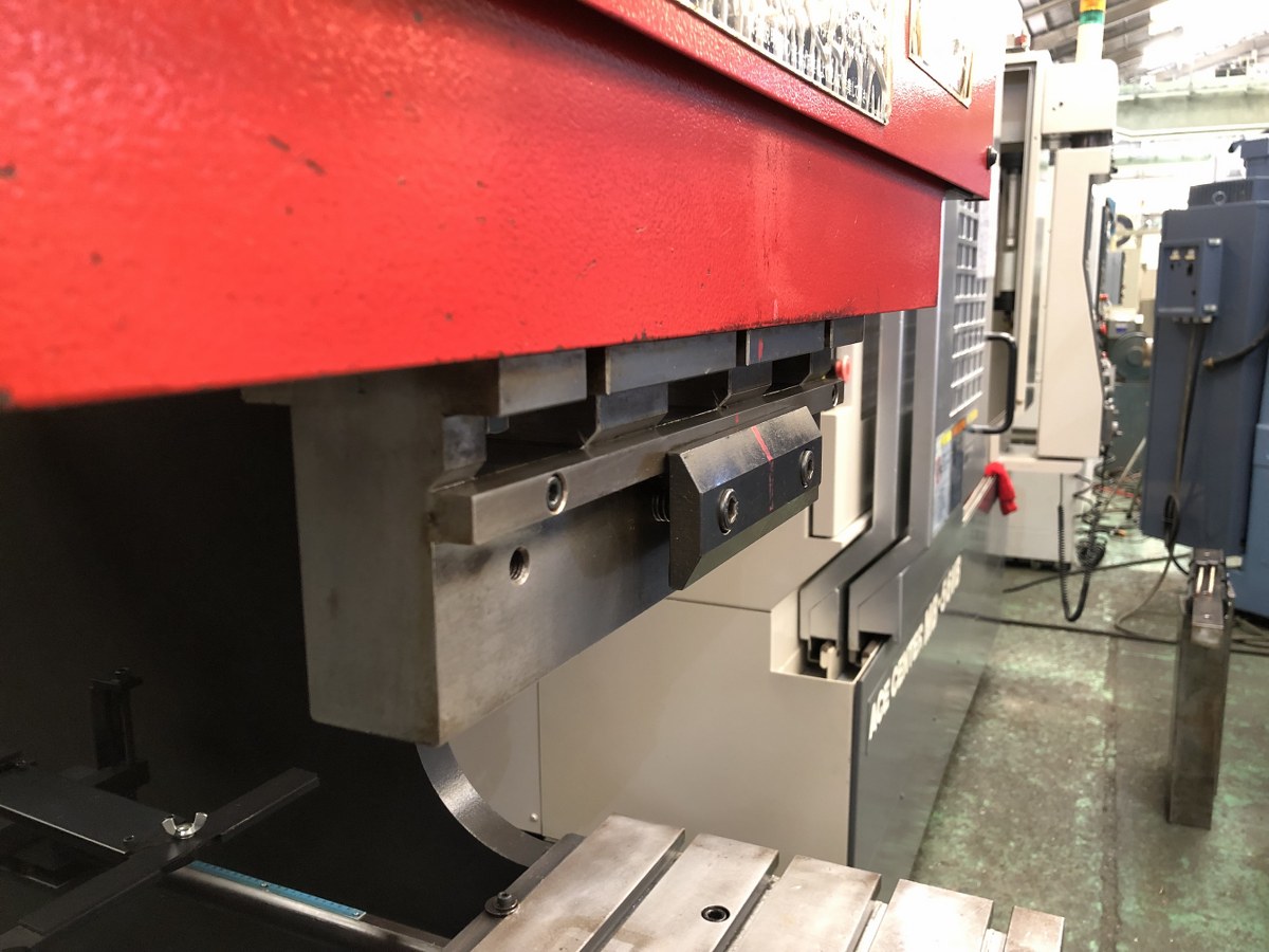 中古Hydraulic Press Brake 【60t万能油圧ベンダー】SPH-60C AMADA