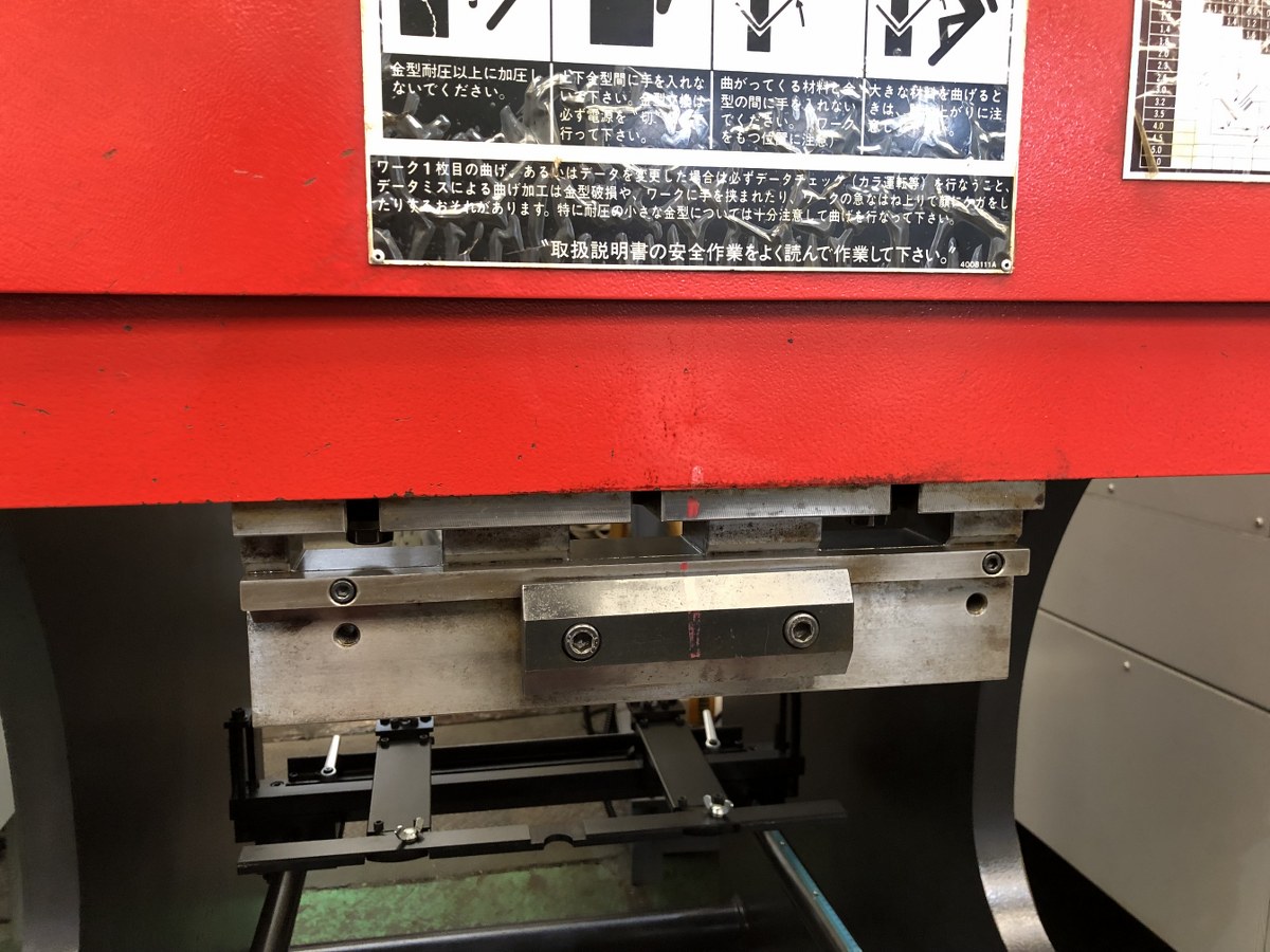 中古Hydraulic Press Brake 【60t万能油圧ベンダー】SPH-60C AMADA