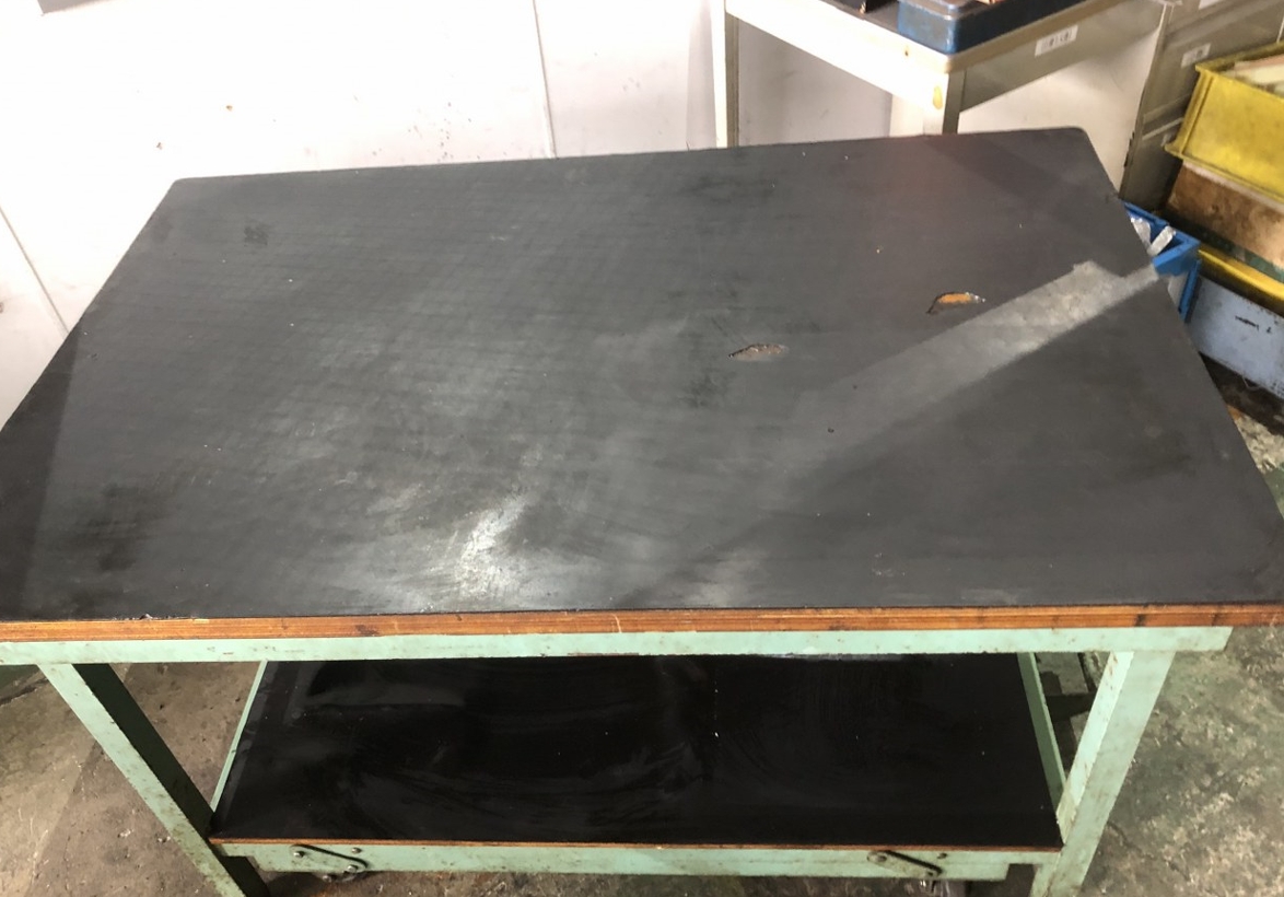 中古Work desk 【軽量作業台kkタイプ(ペダル昇降移動式)】W1200xD750xH750mm Unknown