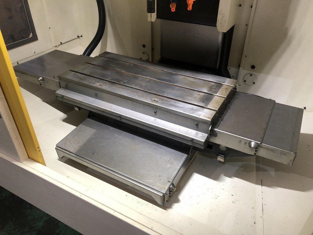 中古Vertical Machining Center αD14LiA5 FANUC