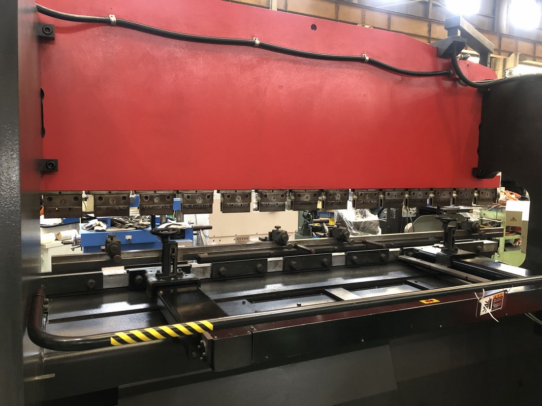 中古Hydraulic Press Brake RG-100 AMADA